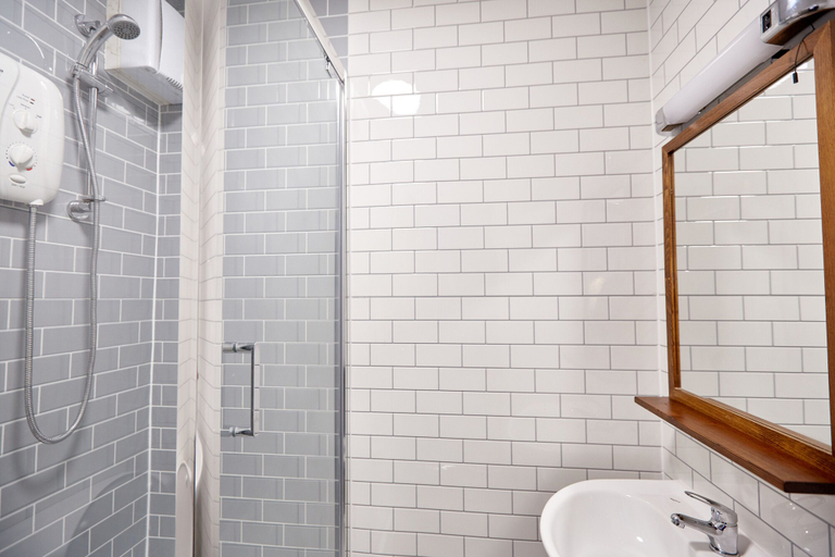 Bathroom 3, The Chase Hotel by Greene King Inns, Warwickshire