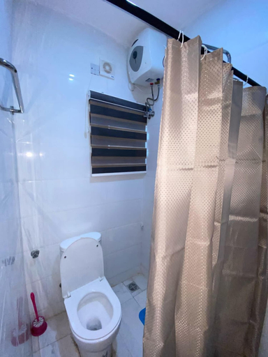 Bathroom 3, Hilton Summer Apartments, AbujaMun