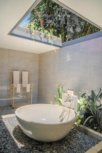 Bathroom 11