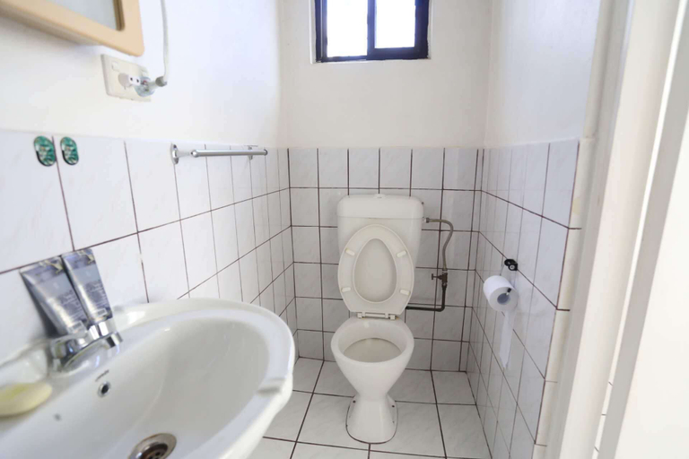 Bathroom 5, Nadi Bethel Homestay, Ba