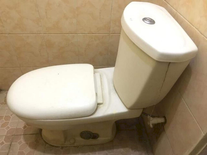 Bathroom 4, Hotel O Wisma Gading Syariah, Pemalang