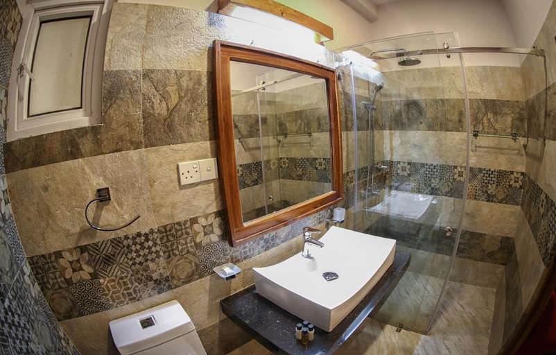 Bathroom 4, Vendol Maliga Edge, K.F.G. & G. Korale