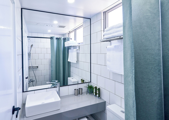 Bathroom 5, South Nest, Hong Kong Island
