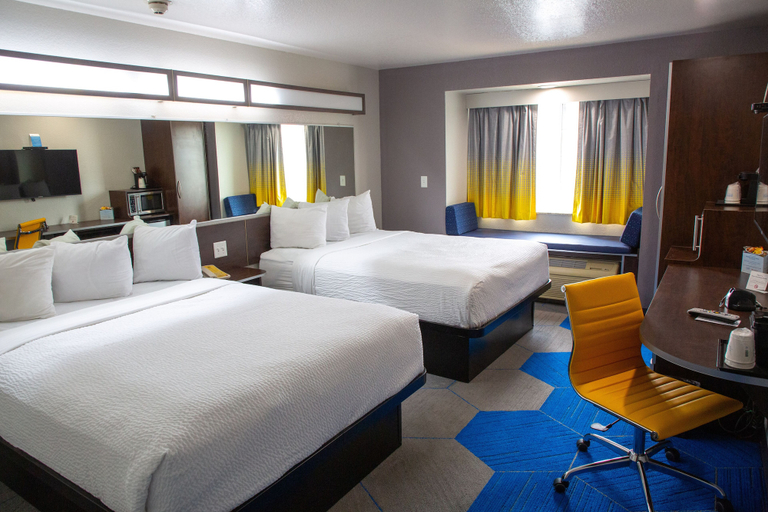 Bedroom 3, Microtel Inn & Suites by Wyndham Searcy, White