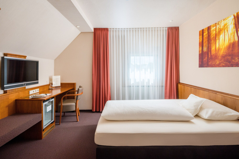 Bedroom 2, Straubs Schöne Aussicht, Miltenberg