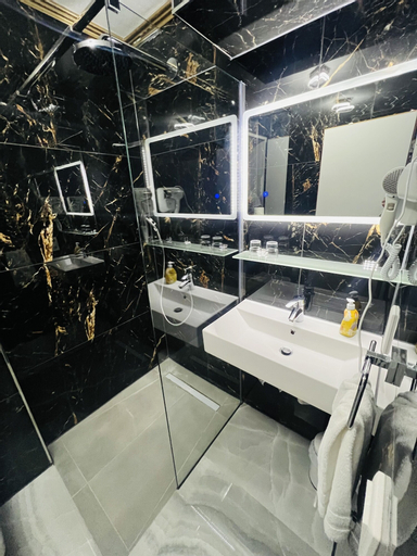 Bathroom 5