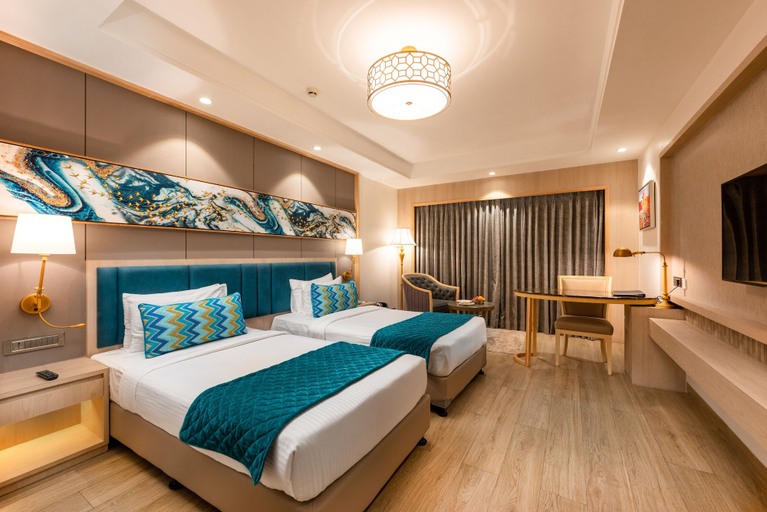 Bedroom 3, Express Inn The Business Luxury Hotel, Nashik
