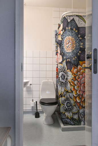 Bathroom 4, Prins Carl, Ystad