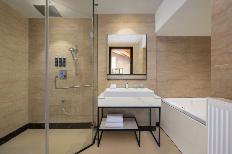 Bathroom 3, Four Points By Sheraton Sonmarg Resort, Ganderbal