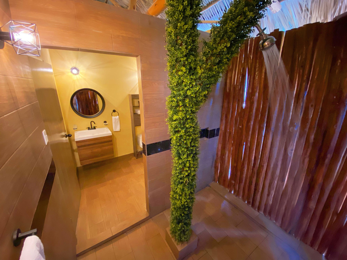 Bathroom 4, Palm Valley Cabins, Mazatlán