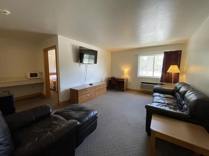 Others 4, AuSable Valley Inn, Oscoda