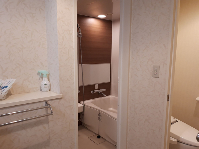 Bathroom 4, Wisterian Life Club Toba, Toba