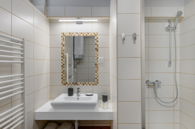 Bathroom 4, Florin Apart Hotel, Budapesti
