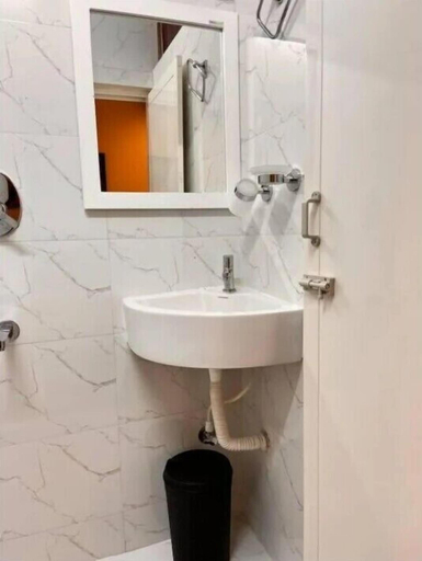 Bathroom 3, Izi Airport Stay, Kancheepuram