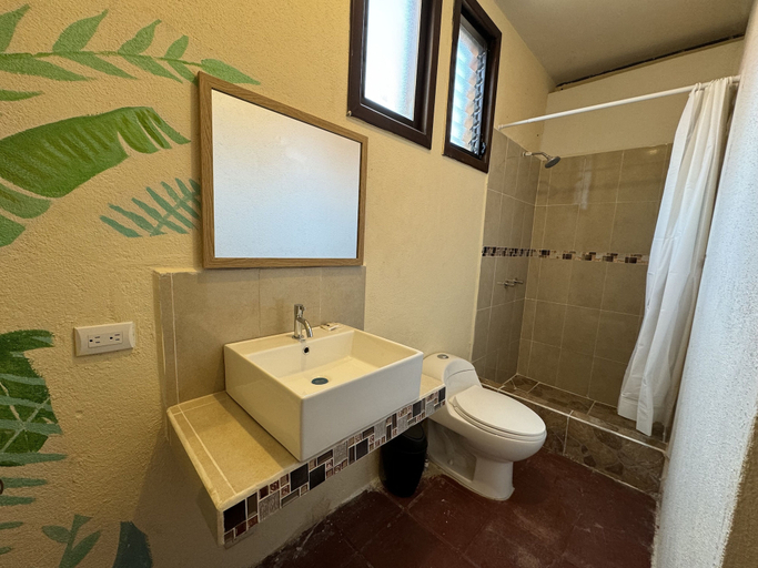 Bathroom 5, Hotel Panajachel Oasis, Panajachel