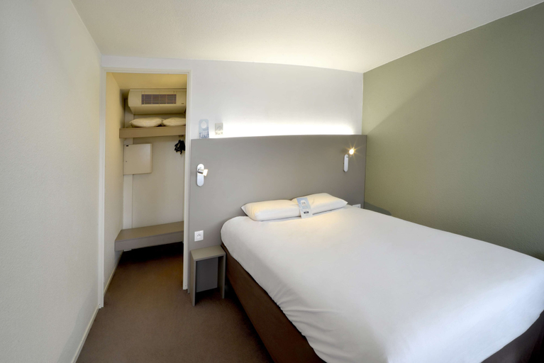 Bedroom 2, Kyriad Annecy Nord - Epagny, Haute-Savoie