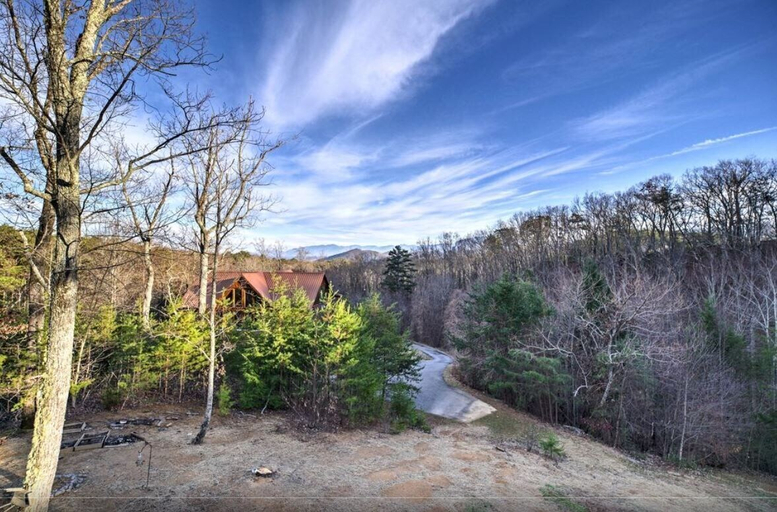 Others 5, Smoky's Bliss, Sevier