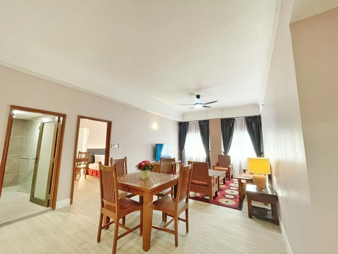 Dining Room 28