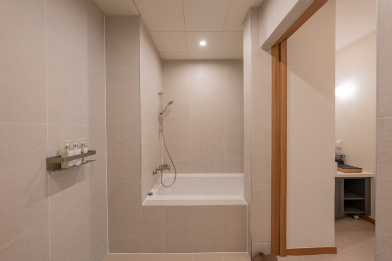 Bathroom 4