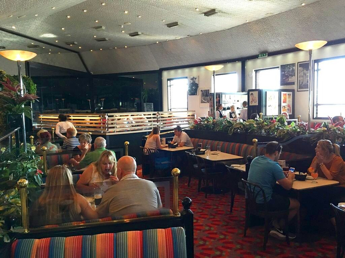 Food & Drinks 5, Damon's Hotel, Lincolnshire
