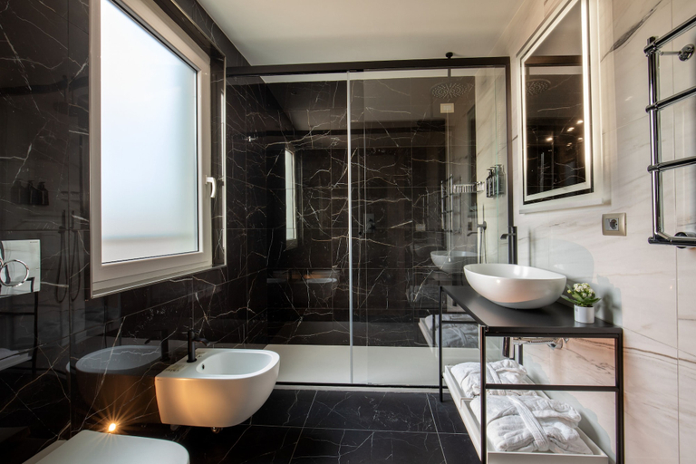 Bathroom 4, The Guardian Hotel, Rome