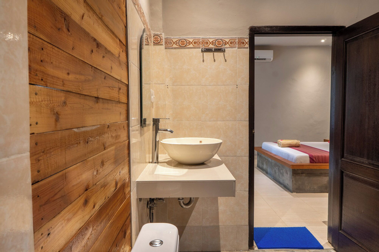 Bathroom 11