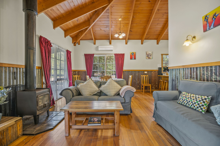 Others 3, StayAU Conifer Cottage Lakeside Haven, Yarra Ranges - North