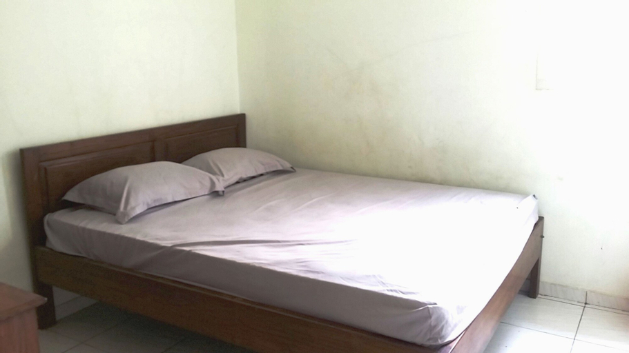 Bedroom 3, SPOT ON 93880 Guest House Bu Iin Syariah, Surabaya