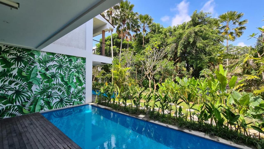 Swimming Pool 10