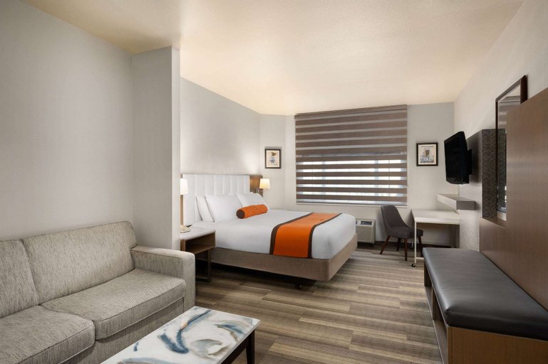 Hotel Marguerite Trademark Collection by Wyndham, Orange