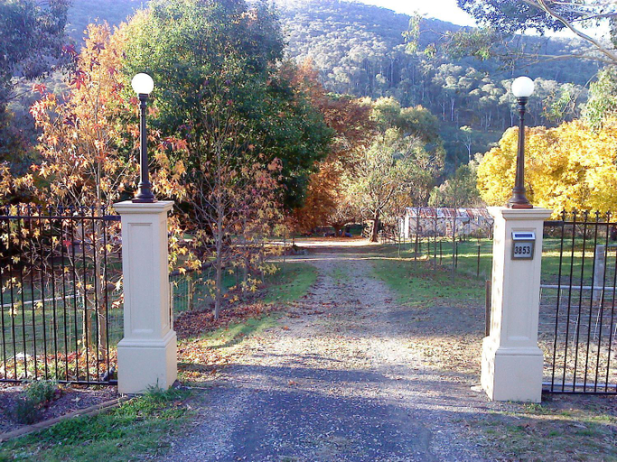 Others 5, Hillview Oak B&B, Greater Hume Shire - Pt B