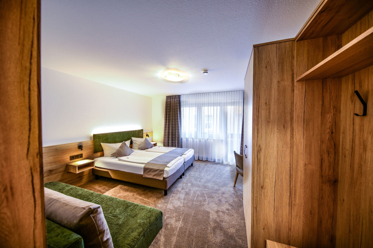 Bedroom 2, Hotel Schwörer, Breisgau-Hochschwarzwald