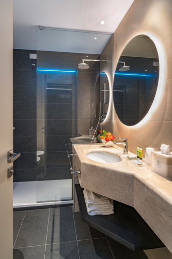 Bathroom 5, Hotel Sangallo Palace, Perugia