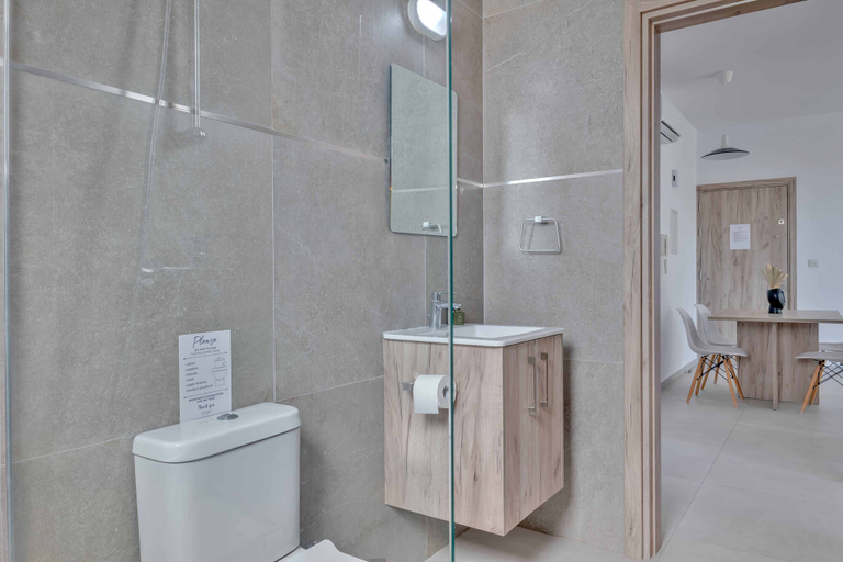 Bathroom 4, Phaedrus Living: Eolus Residences Aphrodite