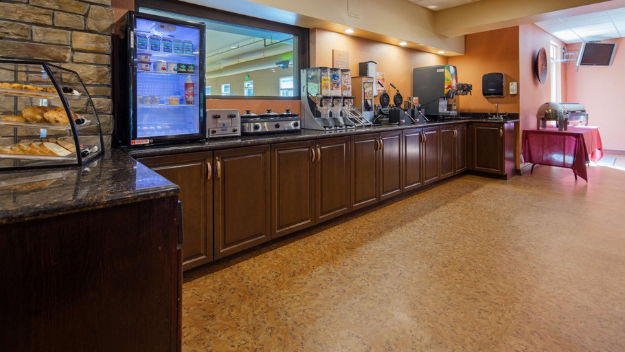 Food & Drinks 5, Crandon Inn & Suites, Forest
