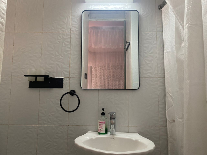 Bathroom, Fuego Hotel, Kampala