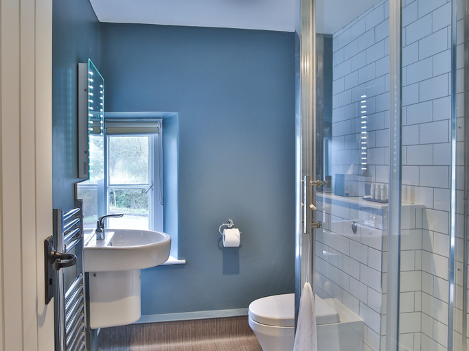 Bathroom 3, The Exeter Inn, Devon