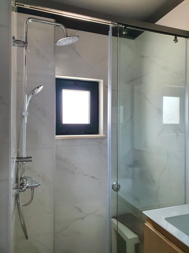 Bathroom 2, Phaedra's Studios in Kolymbari, Crete