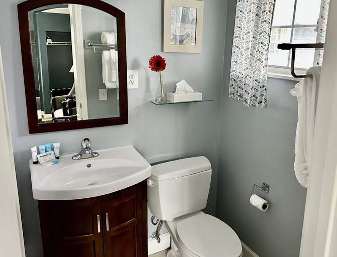 Bathroom 3, Blowing Rock Inn, Watauga