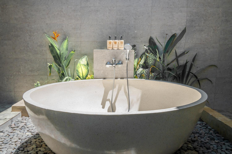 Bathroom 7