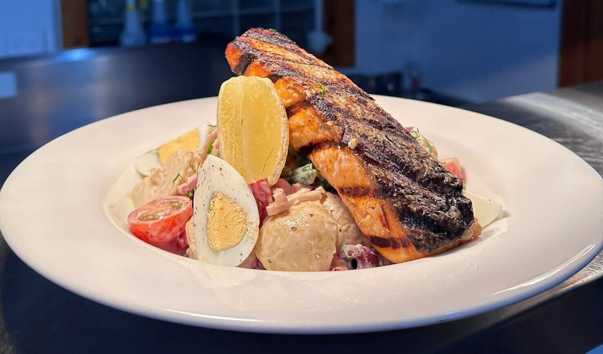 Food & Drinks 5, Tattersall's Hotel Blayney, Blayney