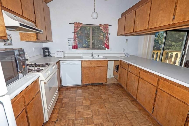 Private kitchen 4, 3336 Pine Hill Road 3 Bedroom Home, El Dorado
