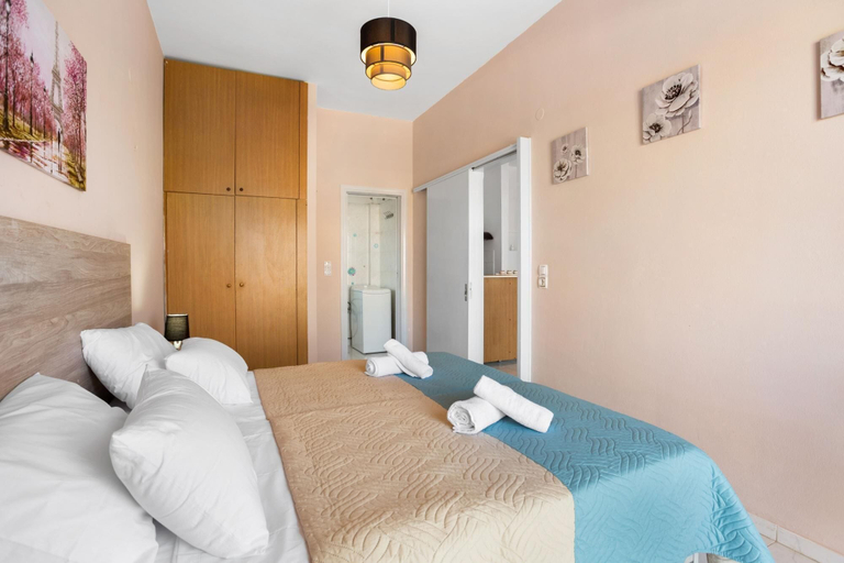 Room 4, Sun Beach Apartments in Chania 09 & 11, Crete