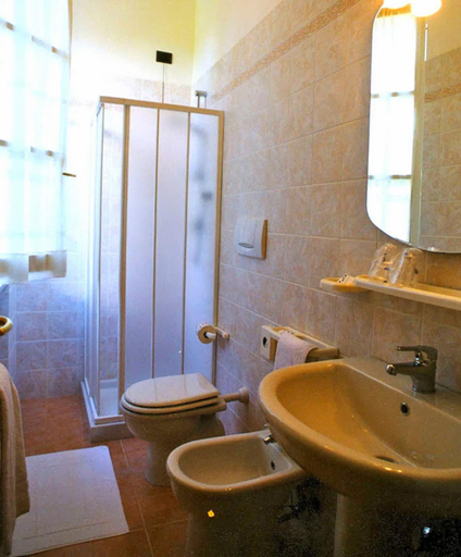 Bathroom 3, Hotel Villa Fiorisella, Massa Carrara