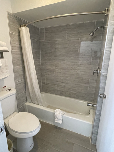 Bathroom 4, Aerospace Inn, Kern