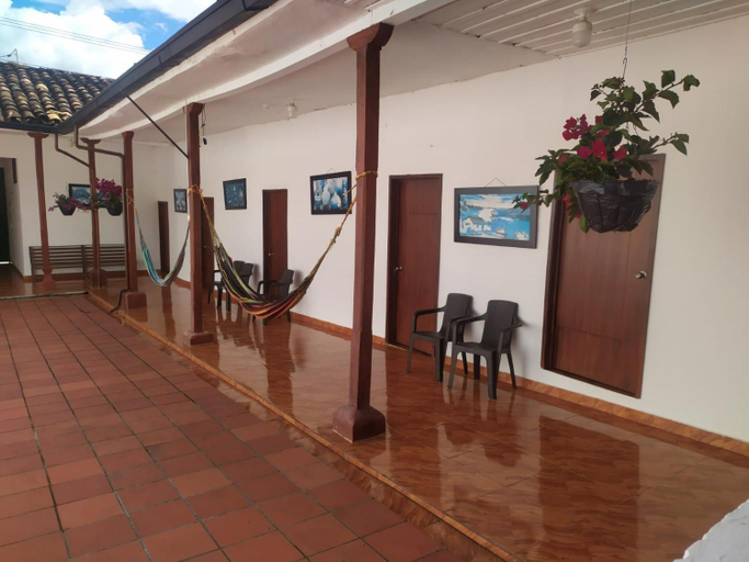 Others 3, Hotel San Agustin, Isnos