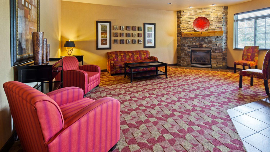 Public Area 2, Crandon Inn & Suites, Forest