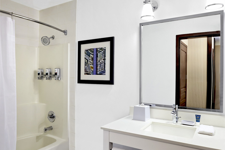 Bathroom 4, Four Points by Sheraton Surrey, Greater Vancouver