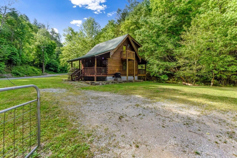 Exterior & Views, Whisper Creek, Blount