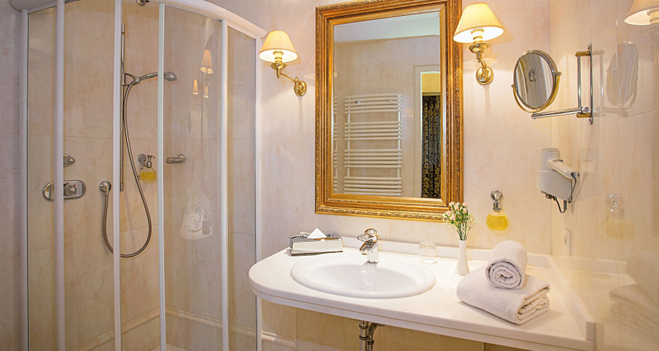 Bathroom 4, Victor's Residenz-Hotel Leipzig, Leipzig